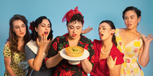 5 LESBIANS EATING A QUICHE